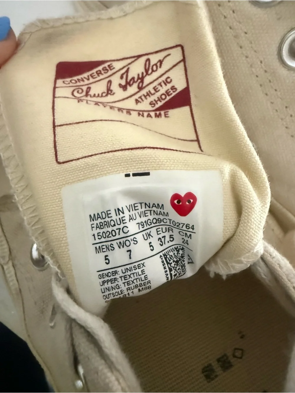 Comme des Garcons PLAY Cream Low-Top Sneakers with Red Heart